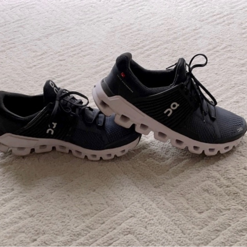 ON Running Cloudswift Sneakers Size 7.5